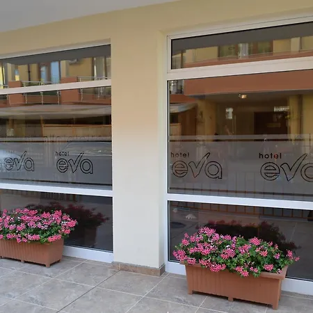 Hotel Eva Hotell 2*