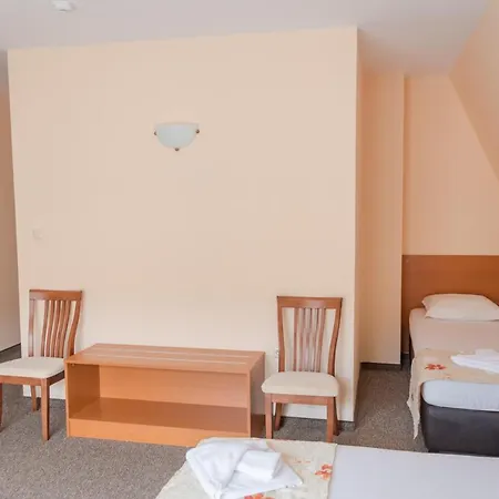 Hotell Hotel Eva Ravda