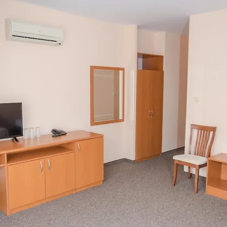 Hotell Hotel Eva Ravda