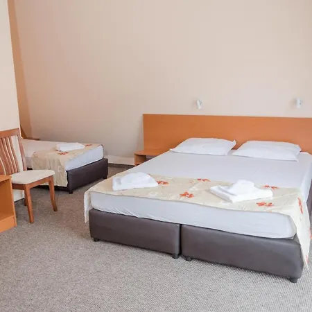 Hotell Hotel Eva Ravda