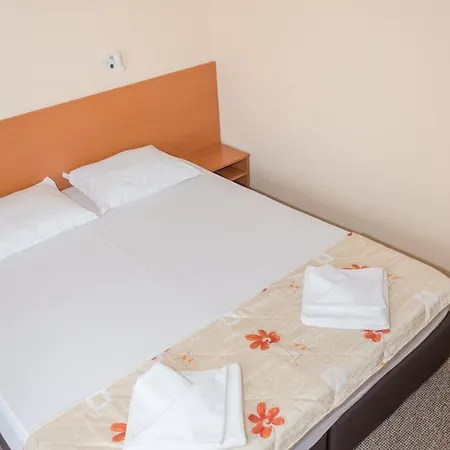 Hotell Hotel Eva Ravda