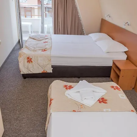 Hotell Hotel Eva Ravda