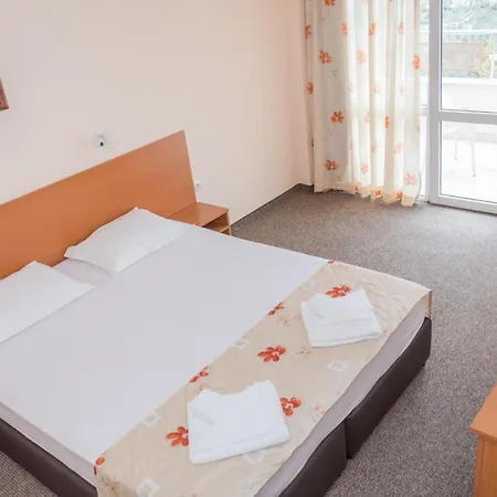 Hotell Hotel Eva Ravda